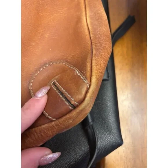 Leather shoulder bag - Picture 14 of 16